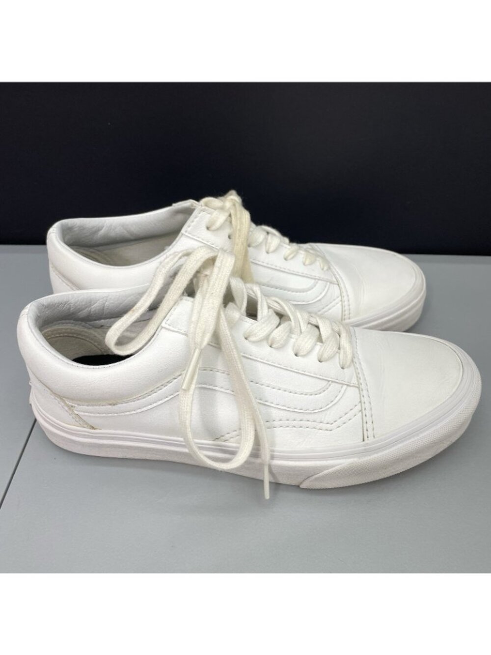 Vans Old Skool Sneakers Shoes Athletic Leather White Womens 7 - Picture 2 of 13